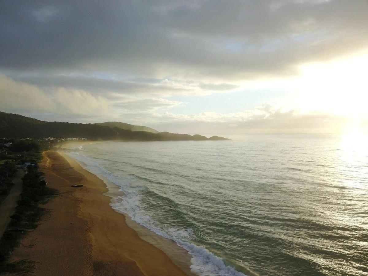 Casa pé na areia em praia paradisíaca Vila Balneário Camboriú Exterior foto